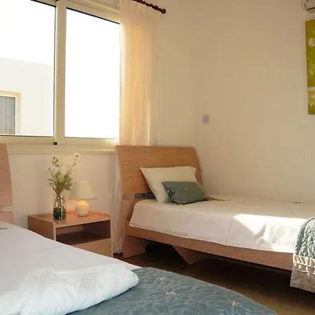 Vanessa 2 Bedroom Апартаменты Пафос