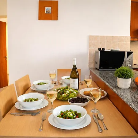 Vanessa 2 Bedroom פאפוס