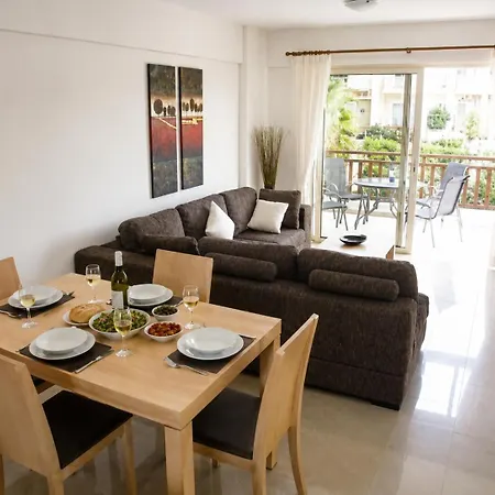 Vanessa 2 Bedroom דירה