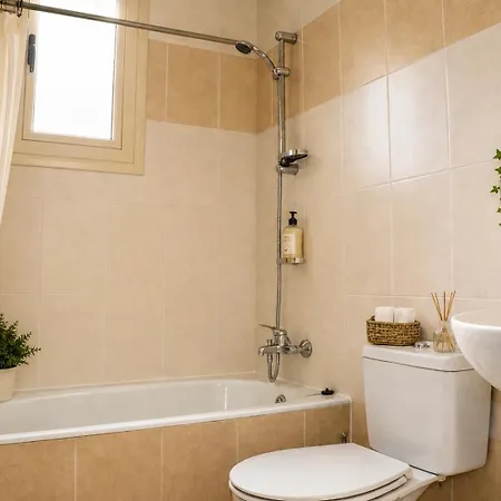 Vanessa 2 Bedroom דירה *