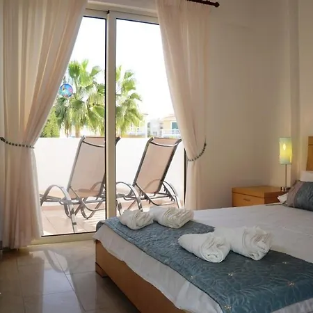 Vanessa 2 Bedroom * パ フォス